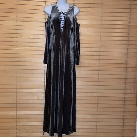 foxiedox Dresses Foxiedox Velvet Front Lace Up Cold Shoulder Maxi Dress Poshmark